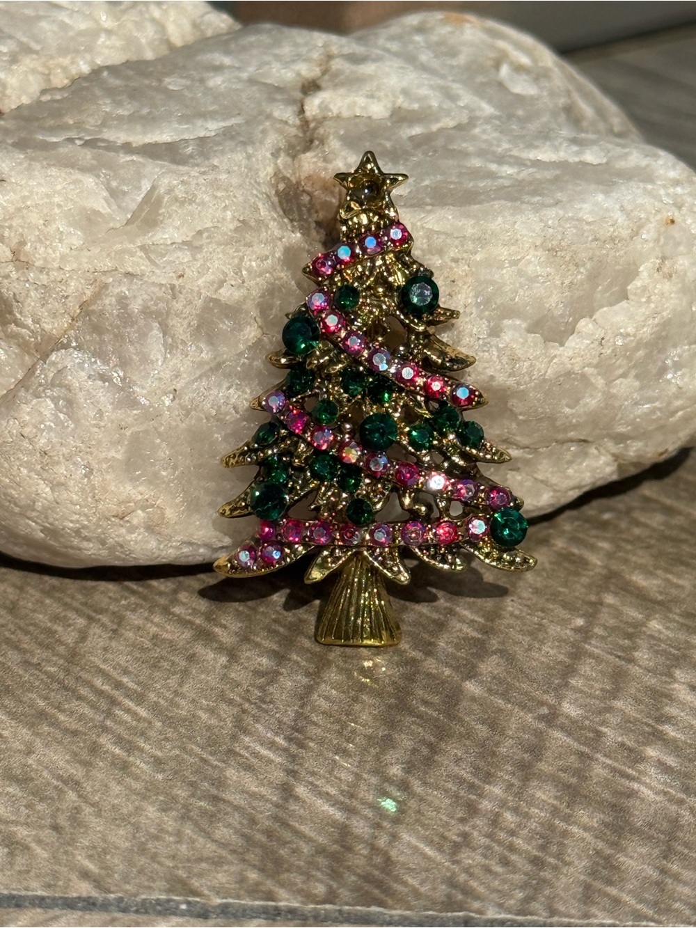 NWT Gold-Tone Christmas Tree Brooch with Pink and Green Rhinestones